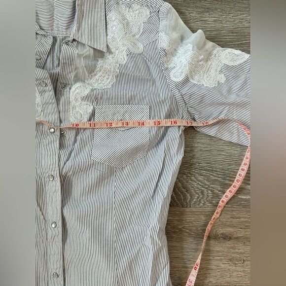 GUESS Striped Sheer Lace Details Button Down Western Shirt Size XS Like New - Picture 9 of 10